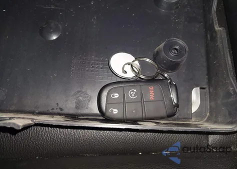 2024 Jeep Compass Latitude Lux Fwd z USA, uszkodzony, nr VIN 3C4NJDFN9RT167776